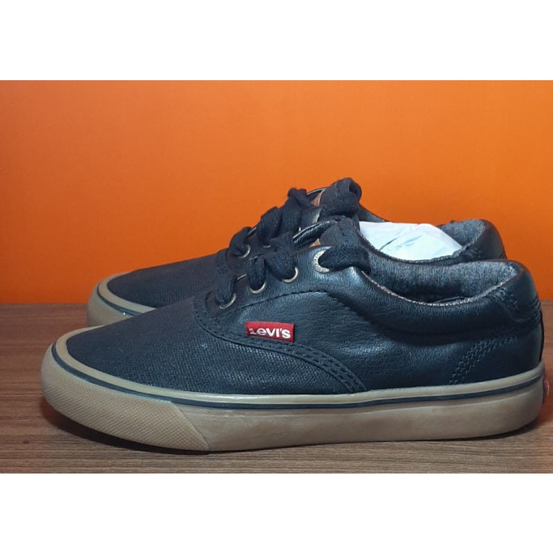 รองเท้าเด็กมือสองของแท้ Levi's  us13
