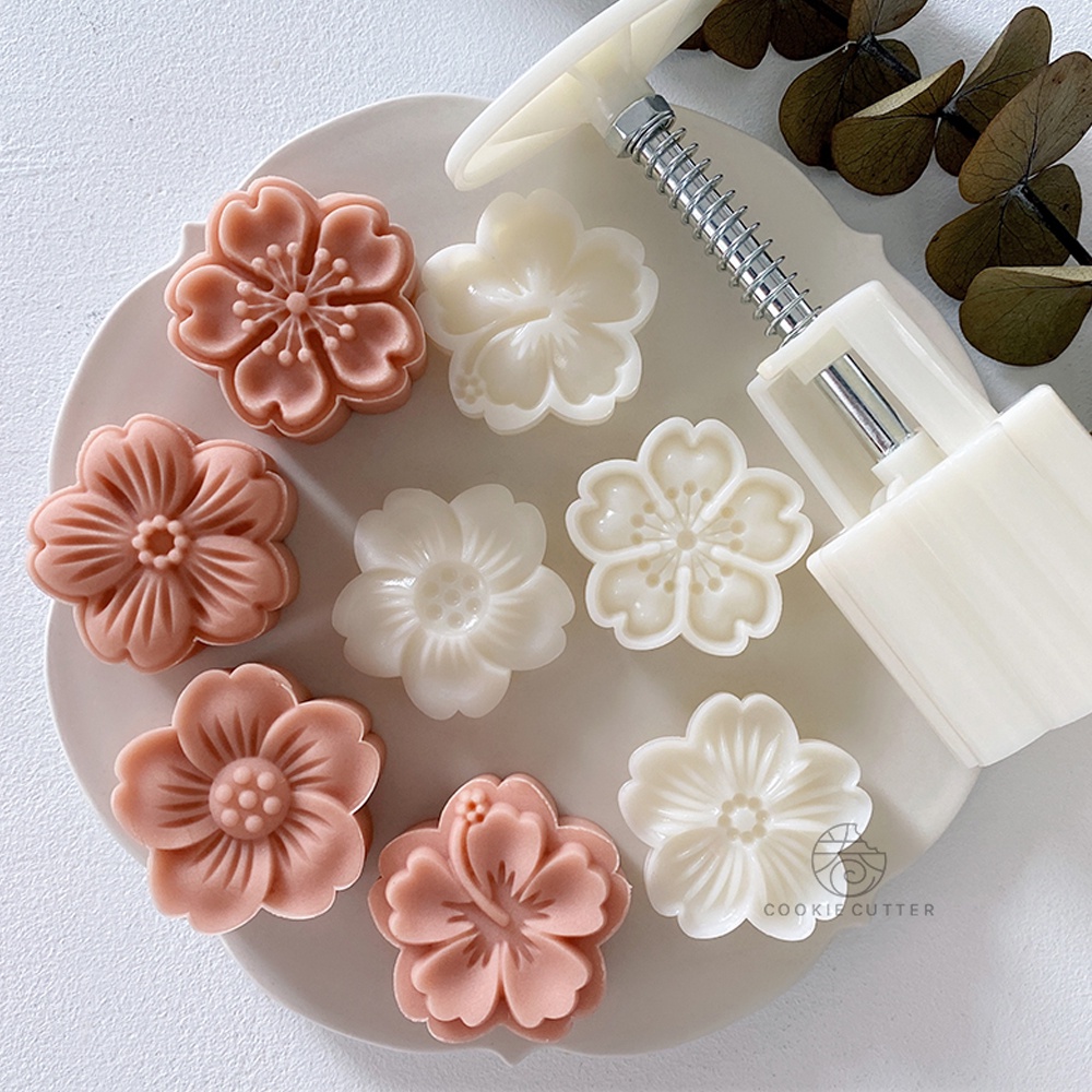 แม่พิมพ์ทําขนมไหว้พระจันทร์ รูปดอกเดซี่ 50 กรัม 4 ชิ้น ต่อชุด DIY