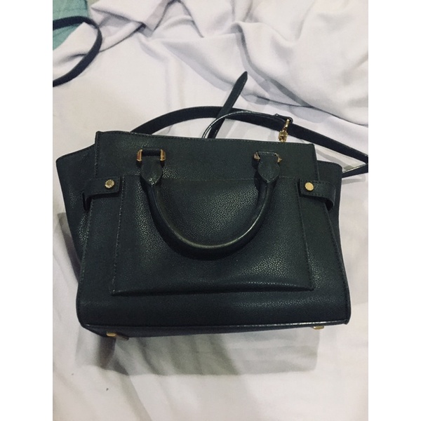 กระเป๋า charles & keith