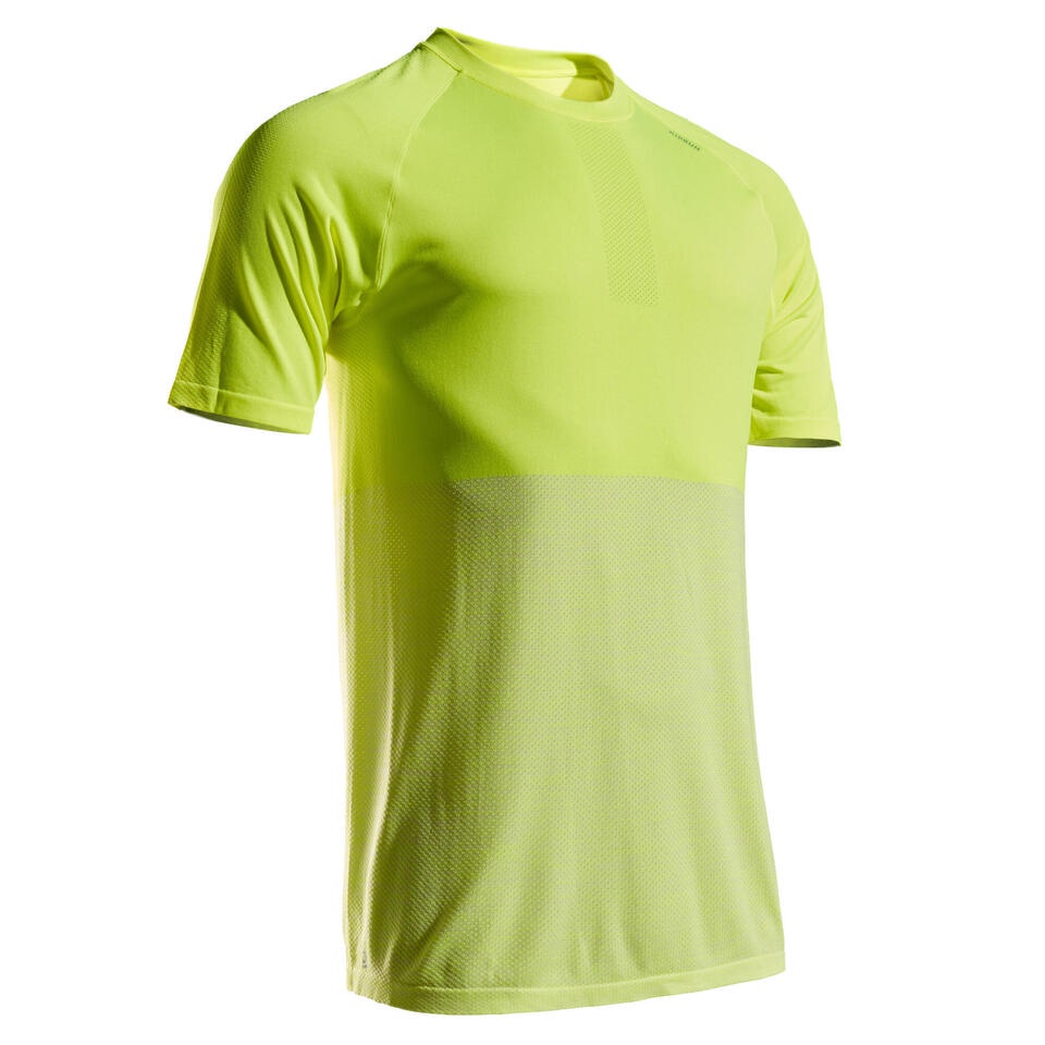 เสื้อยืดผู้ชายระบายอากาศได้ดีสำหรับใส่วิ่งรุ่น Kiprun Care KIPRUN DRY MEN'S BREATHABLE RUNNING T-SHI