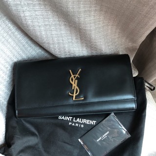 Used saint laurent clutch สีดำ อะไหล่ทอง สภาพดี มีร่องรอยการใช้งานทั่วไป ไม่มีตำหนิหนัก