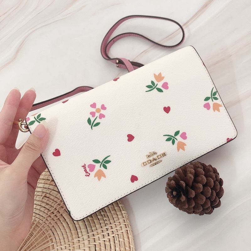 ANNA FOLDOVER CLUTCH CROSSBODY WITH HEART PETAL PRINT (COACH C7657)