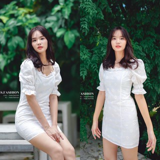 MASS Fashion : เดรสสั้นสีขาว ลายดอกเดซี่ Dress - Small White Daisy