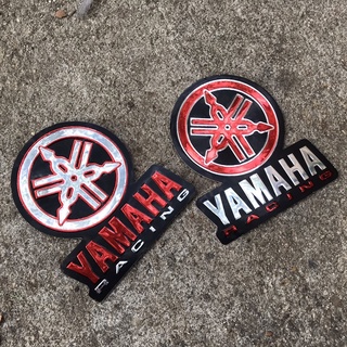 โลโก้ Yamaha Logo สติ๊กเกอร์ ยามาฮ่า สติกเกอร์ สีแดง [2ชิ้น] แต่งรถ ติดรถ Red Sticker 3D ปั๊มนูน มอเตอร์ไซค์ Motorcycle