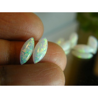 โอปอ LAB Opal โอปอสังเคราะห์ LAB CREATED OPAL MARQUISE 4X11 MM PEACOCK COLOR WHITE COLOR 2PCS