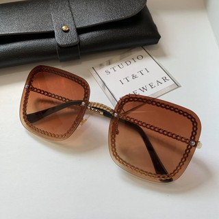 Eyewear_by.tm แว่นกันแดด ทรงเหลี่ยมรุ่นใหม่ ทำขาลายโซ่ เก็บทรงหน้า