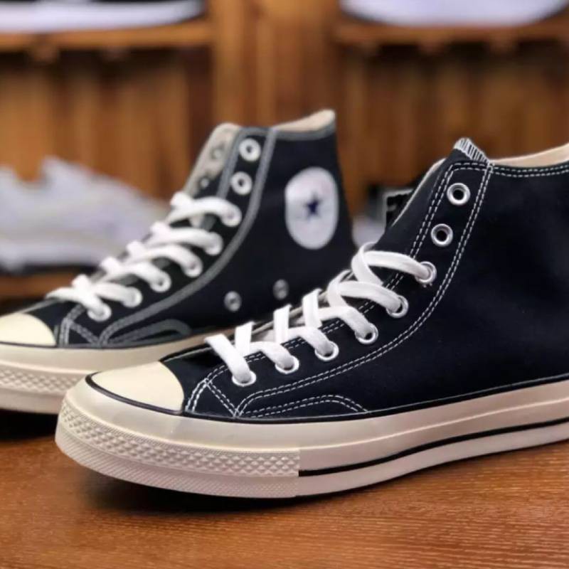 รองเท้าผ้าใบหุ้มข้อ Converse All Star Classic สีดำ
