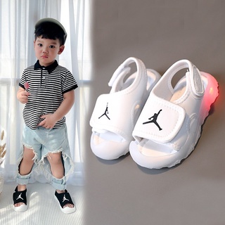 รองเท้าแตะ มีไฟกระพริบ LED สไตล์เกาหลี เหมาะกับเดินชายหาด แฟชั่นฤดูร้อน สําหรับเด็กผู้หญิง และเด็กผู้ชาย 2022