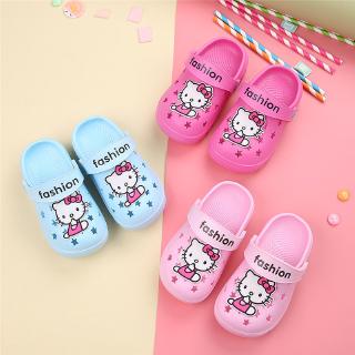 1-6ปี🎉รองเท้าแตะเด็กผู้หญิง KT Cat การ์ตูน สไตล์ Crocs ป้องกันการลื่น ด้านล่างนุ่ม