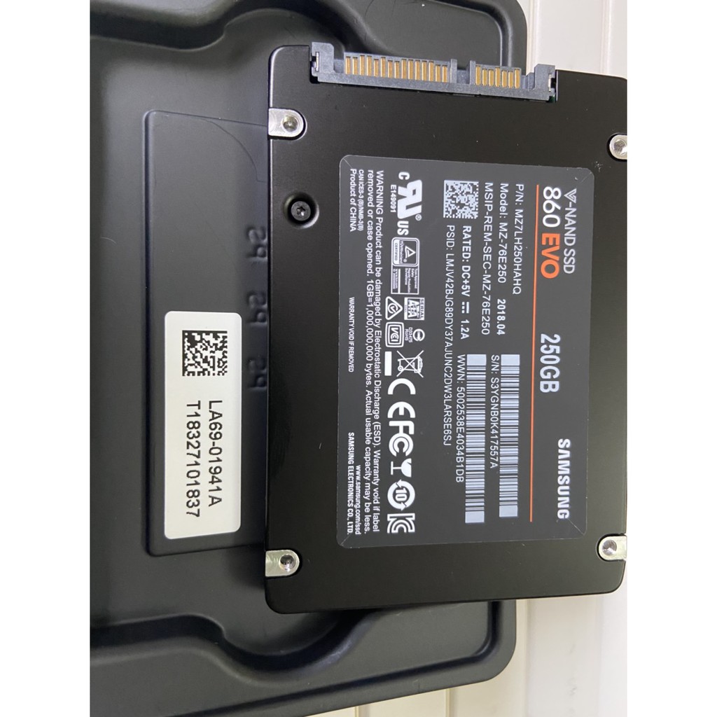ฮาร์ดไดรฟ์ SSD ของ Samsung 860 Evo 250GB 2.5" SATA 3 - MZ-76E250E