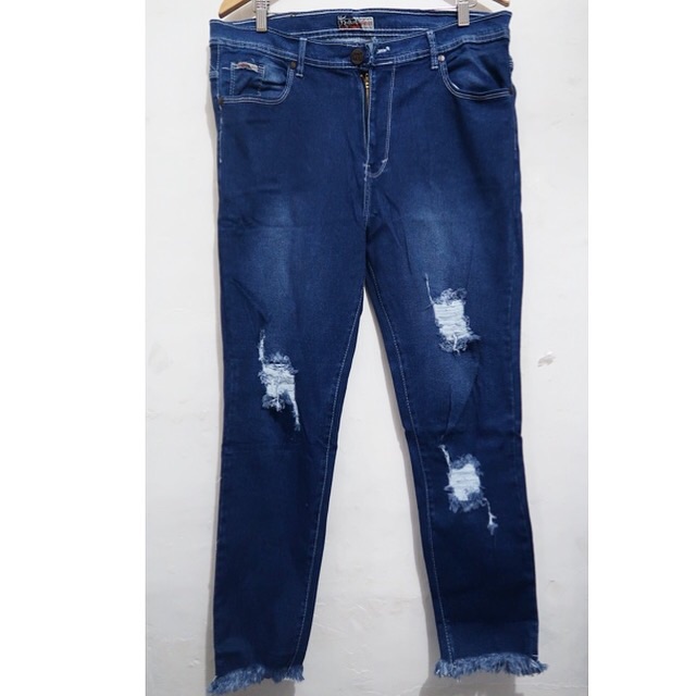 RIPPED JEANS NEW****