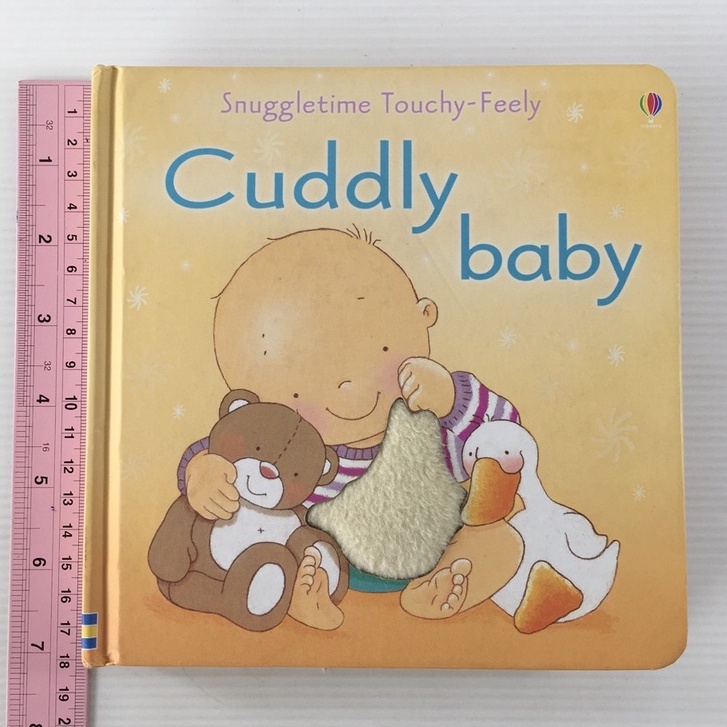 Usborne Snuggletime Touchy-Feely Cuddly Baby (Board Books)หนังสือภาษาอังกฤษมือสอง