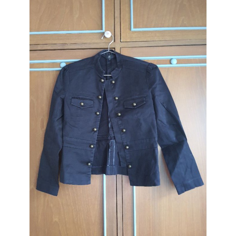 แจ็คเก็ต AIIZ สีดำทรงนักเรียนญี่ปุ่น มือสอง