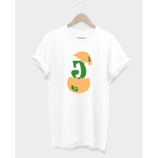 เสื้อยืดลายอักษรออกจากไข่ J