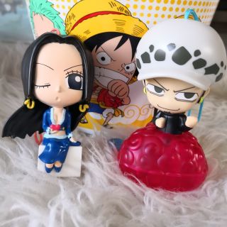 โบอา แฮนค็อก Boa Hancock
และ ทราฟาลการ์ ลอว์ Trafalgar Law ของเล่น วันพีช แมคโดนอล one piece Macdonald