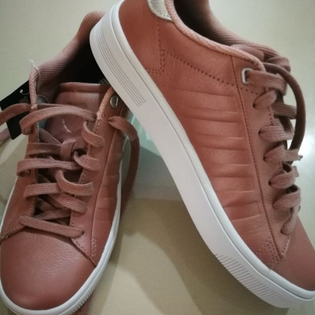 รองเท้าผ้าใบkswiss