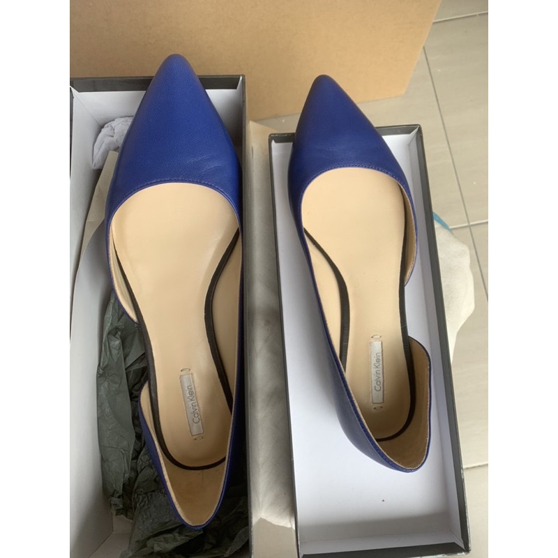 รองเท้าหัวแหลมยี่ห้อ CK Clavin Klein size 39 สภาพ 90%