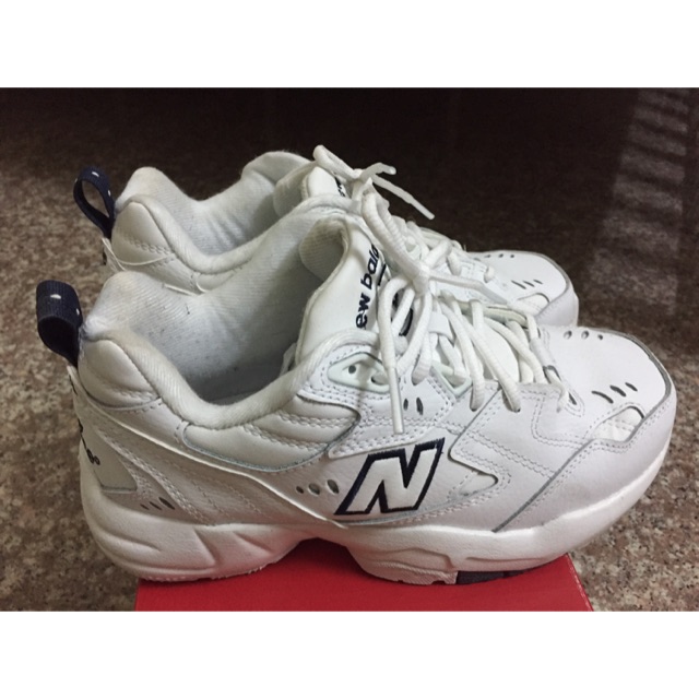 รองเท้าผ้าใบ new balance 608