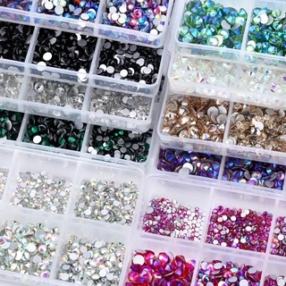 พลอยเทียม แก้วคริสตัล หลายขนาด สําหรับตกแต่งเล็บ DIY 1560 ชิ้น ต่อกล่อง