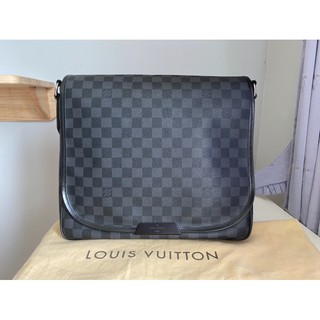 ❌sold❌Used Lv daniel graphite mm สภาพสวยเลยค่า ร่องรอยการใช้งานเล็กน้อย ไม่มีตำหนิหนักค่า ได้ไปคุ้มๆค่า อปก ถุงผ้า