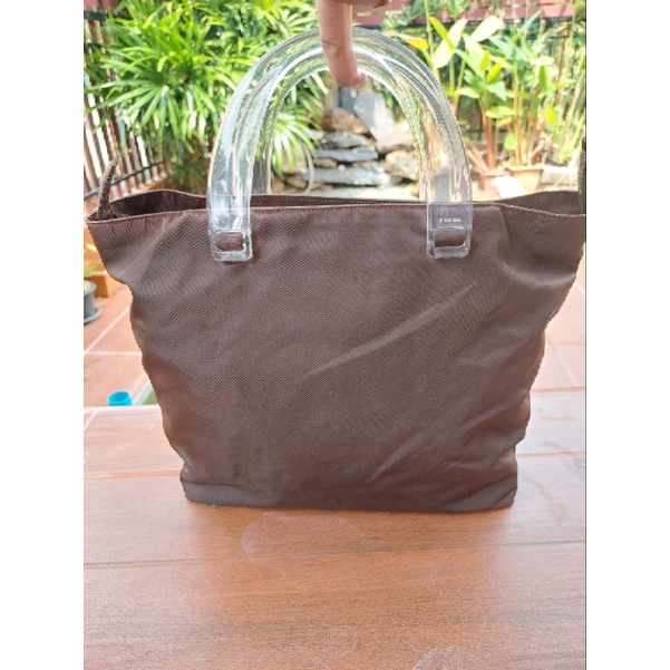 กระเป๋า prada แท้ มือสอง