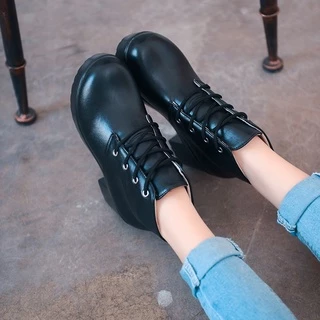 พรีออเดอร์-รองเท้าบูท Sz.35-45 (ขาว,ดำ) ส้นสูง7cm/2.8นิ้ว (CS428)