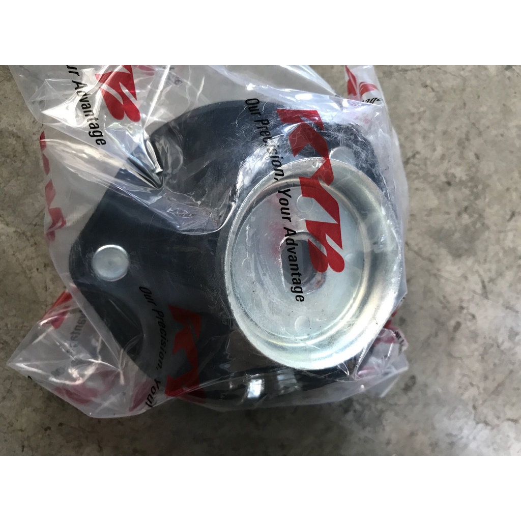 🔥ลดเพิ่ม 25 บาทใส่โค้ด WEE752XS🔥 KYB เบ้าโช้คอัพหลัง Toyota Camry SXV20 (ปี1998-2001) SM7605 1 ข้าง 