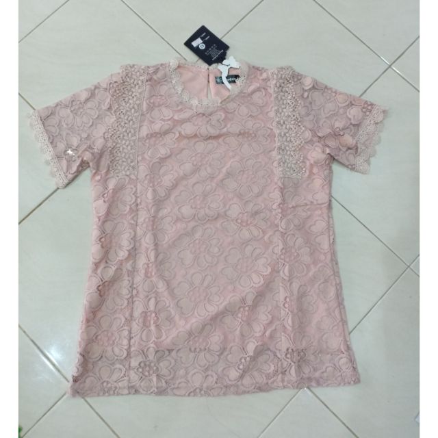Bamboo เสื้อลูกไม้ยืดนิ่มสีชมพู รอบอก42 นิ้ว