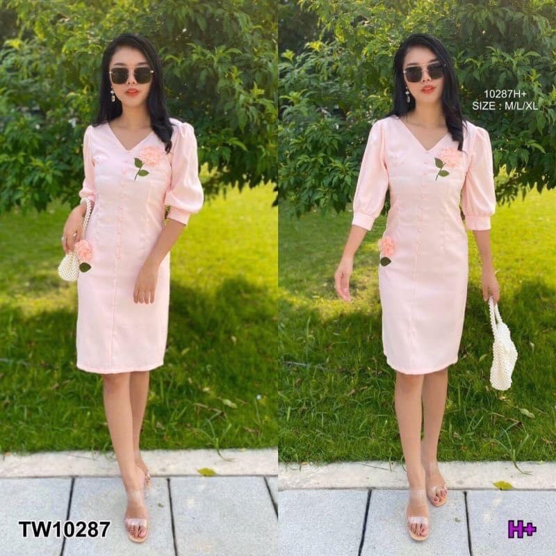 เดรสงานป้าย สีชมพูแต่งดอกกุหลาบ 3D