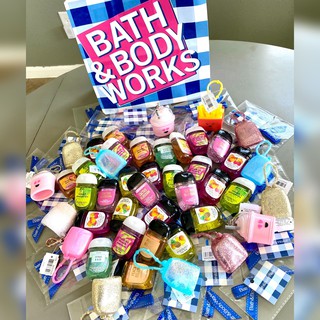 เคสพวงกุญแจและเจลล้างมือคละกลิ่น 2 ขวด Bath &amp; Body Works Hand Sanitizer With Holders