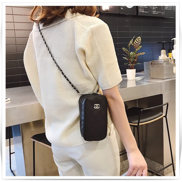 กระเป๋าสะพายข้างหนัง PU กระเป๋าแฟชั่นรุ่นใหม่ ใส่โทรศัพท์ ใส่ของได้ ขนาดกระทัดรัด ดูหรู รุ่นใหม่