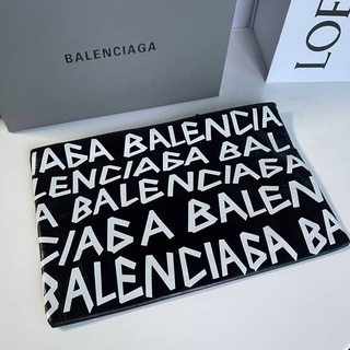 BAlENCIAGA CLUTCH  งานสวยมาก หนังเเท้100% หนังดีมากๆ Size 34*23CM