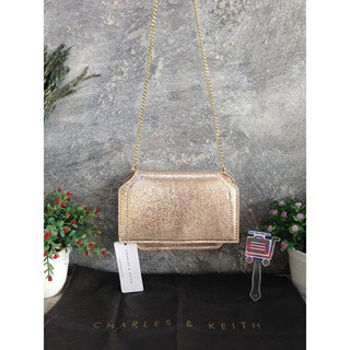 STRUCTURED FRONT FLAP CLUTCH