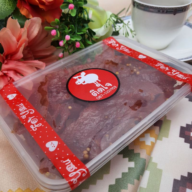 หมูหวานเม็ดผักชี  signature ของทางร้าน ขายดีอันดับ 1  ติดใจ เนื้อหมูนิ่มไม่แข็ง  อร่อยเก็บไว้ได้นาน  (180กรัม)