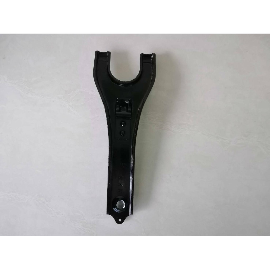 ก้ามปูคลัช   ISUZU  NKR 88-110แรง ,4BC2 ราคาอันละ300บาท