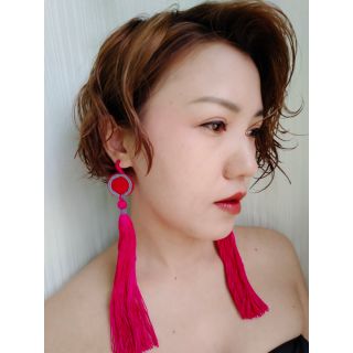 ต่างหูไหมพรม พู่ยาวสีชมพู แฮนด์เมด