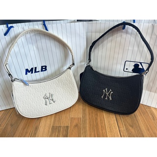 &lt;พร้อมส่ง ตามสตอคเลยนะคะ&gt;Mlb Monogram Embo hobo Bag รุ่นใหม่ 2 สี ขาวดำ