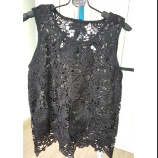 เสื้อแขนกุดลายลูกไม้