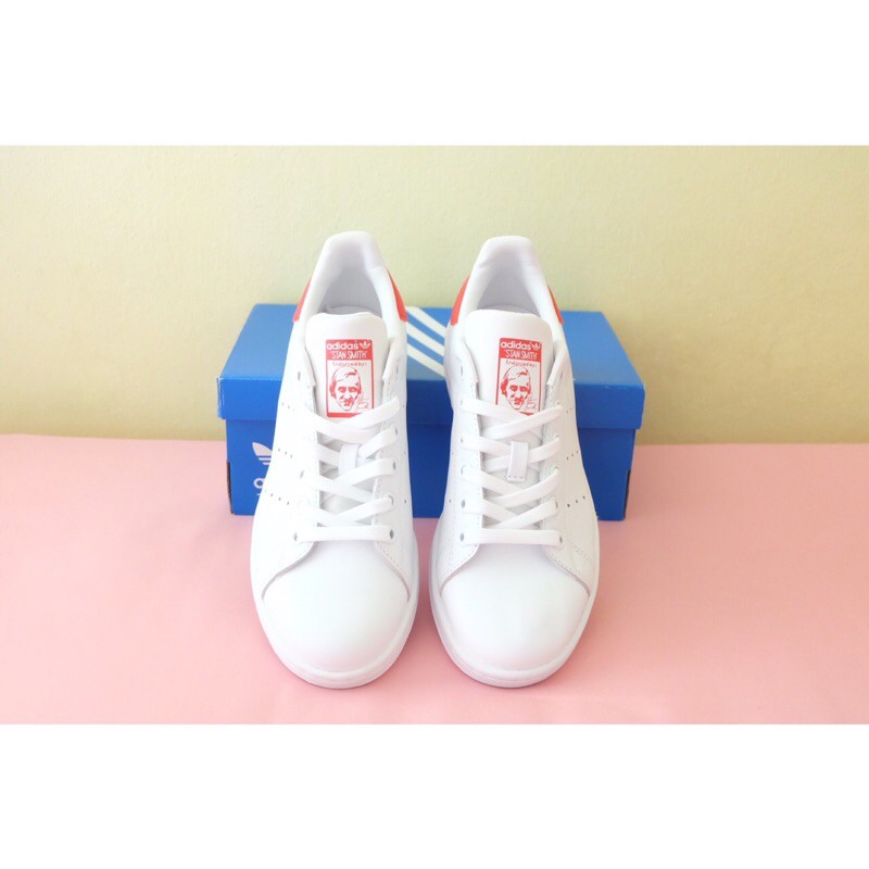 ADIDAS STAN SMITH SHOES (New with Tag) Size: 37 US5 UK4(1/2).