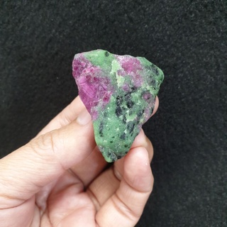 หินก้อนรู้บี้ซอยไซต์ ซอยไซต์ ทับทิม(Zoisite) Ruby Zoisite น้ำหนัก 31.2 กรัม