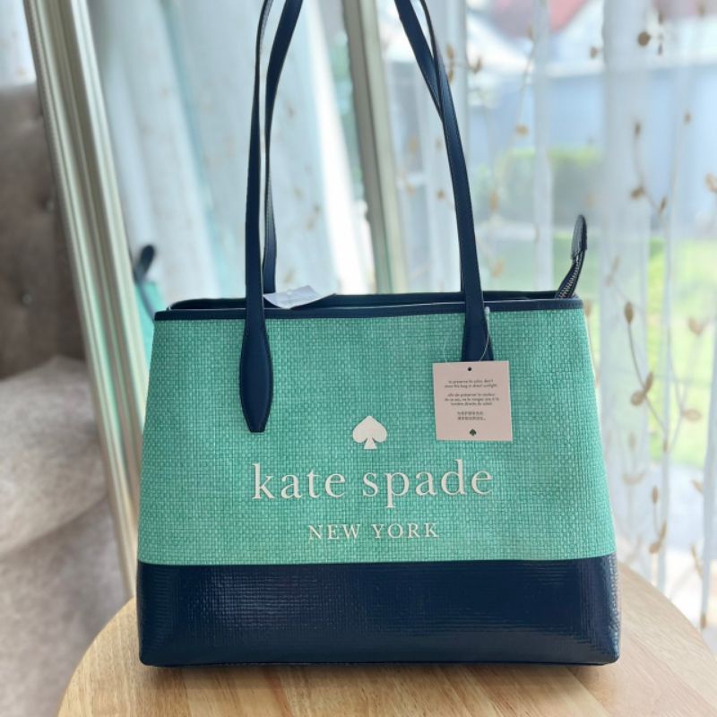 ีKate Spade Street Straw Tote Small Side Snap 🔺ขนาด 11”(H) X 12.5”-16.5”(W) X 6.5” (D)