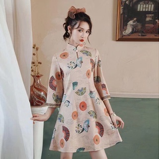 🍑Allure dress🌸Cheongsam ขนาดใหญ่แขนรุ่นปรับปรุงฤดูใบไม้ผลิและฤดูร้อนทุกวันสไตล์จีน A-line ชุดสาวแขนสั้นสามจุด