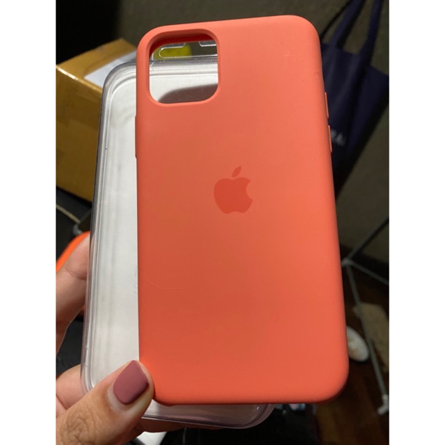 เคสซิลิโคนแท้ apple iphone 11pro สีส้ม มือสอง