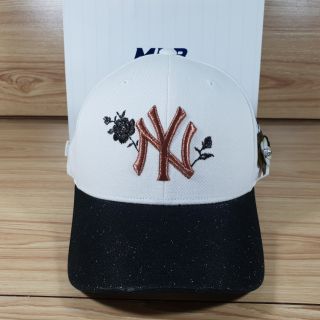 หมวก MLB ทีม New York yankees จาก Korea ของแท้ ของใหม่ป้ายห้อย พร้อมถุงกระดาษ