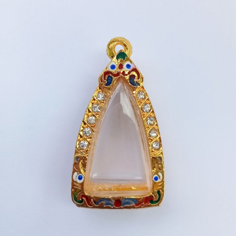กรอบพระชุบทองลงยาฝังเพชร | ทรงเตารีดเล็ก | กว้าง2.0*สูง3.4cm(ขนาดจอกระจก) มีห่วงและยางรองแถมให้
