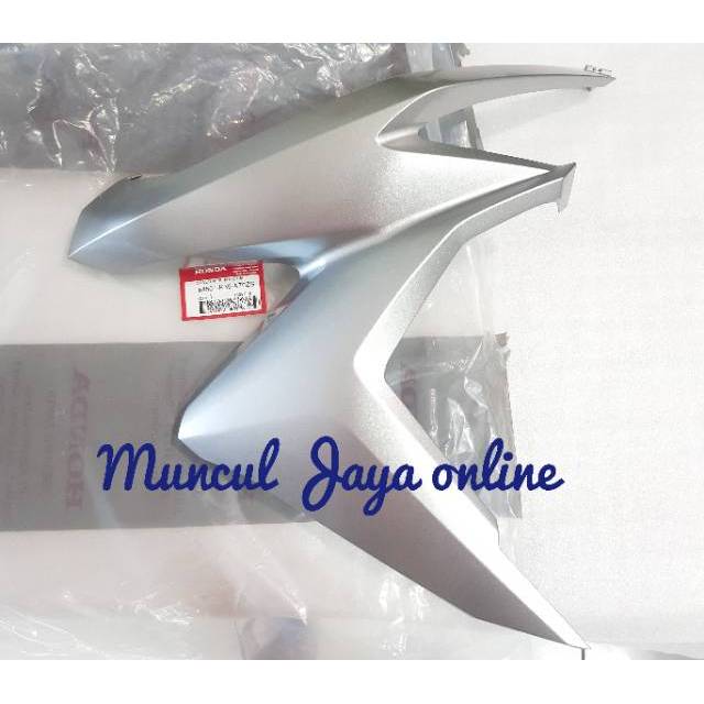 ฝาครอบปีกขวาสําหรับ Vario 150 Led ล่าสุด 2018 สีเงิน 64501-K59-A70ZS