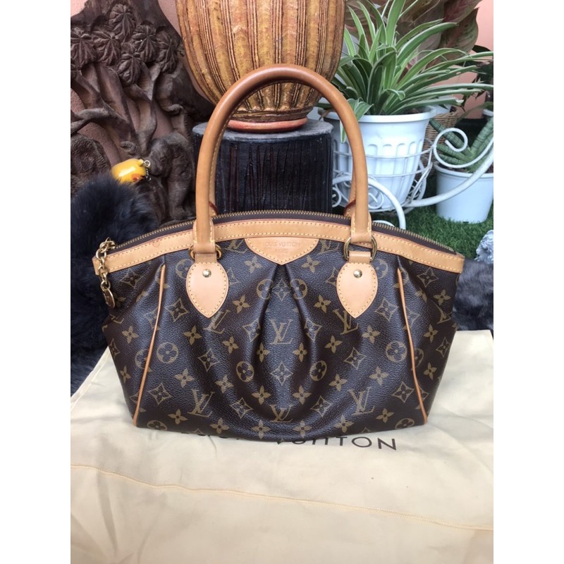 LV Tivoli pm ปี10   เดิมๆ สวยนะคะ ภายในสะอาด คาวไฮค์สวย แคนวาสชัดเด้ง เดิมๆๆทั้งใบ อะไหล่ทองสวย