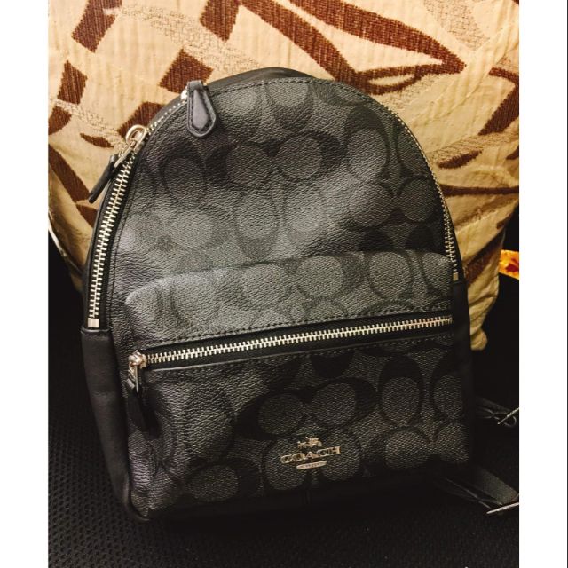 เป้ Coach Mini ลาย C สีดำ  มือสองสภาพดีค่ะ