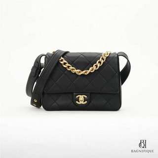 CHANEL SQ FLAP 9.5 BLACK LAMB GHW