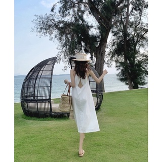 white dress เดรสยาวสายเดี่ยวสีขาว